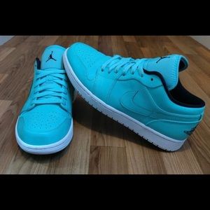 Air Jordan 1 Retro Low Hyper Turquoise Size 11 Men
